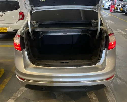 Ford Fiesta 1.6 TITANIUM SEDAN AUTOMATICO