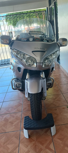 Preciosa Motocicleta , En Excelentes Condiciones , Llantas