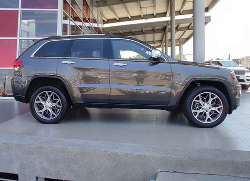 Imagen 6 de 15 de Jeep Grand Cherokee 2019 5p Limited Lujo 4x4 V8/5.7 Aut