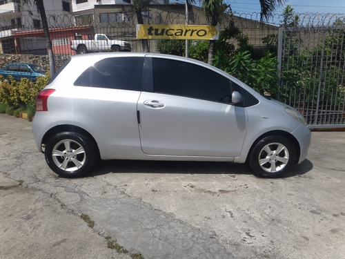 Imagen 8 de 14 de Toyota Yaris Sincronico