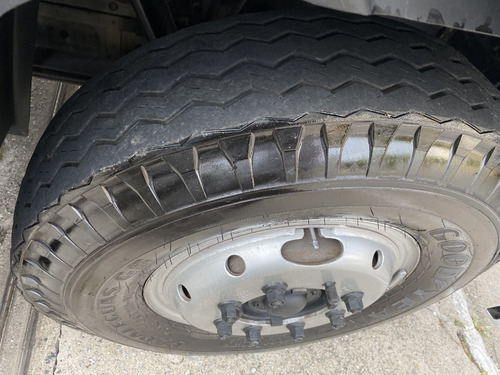 Imagem 14 de 15 de Ford Cargo 1319 Ano 2013 Frigorifico Ñ 1717 1517 1419 1418