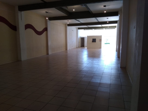 Imagen 3 de 10 de Local / Salón En Venta En Montecastro
