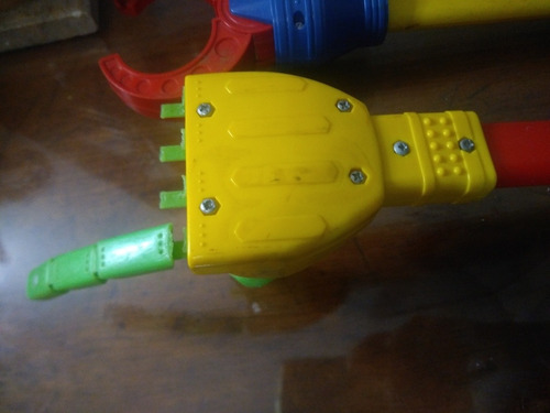 Brinquedo Mãos De Aço E Biônica Sucata (Usado)