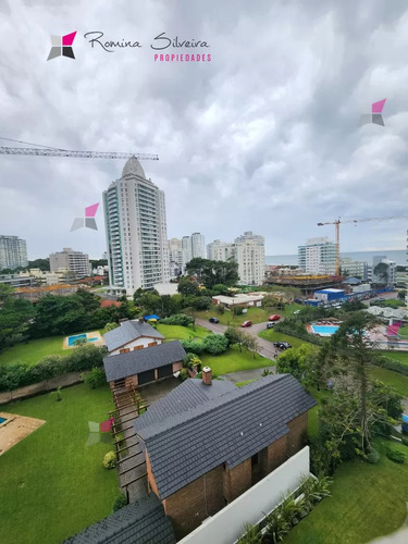 Apartamento En Venta En Torre Esmeralda De 3 Dormitorios , En Punta Del Este