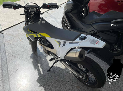 Imagen 4 de 15 de Husqvarna 701 Supermoto