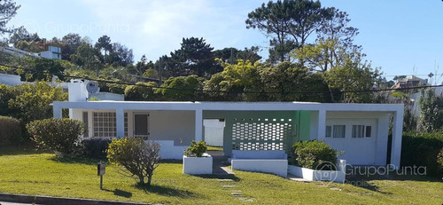 Casa De 3 Dormitorios A Pasos Del Mar Alquiler Anual Y Temporal - Punta Ballena