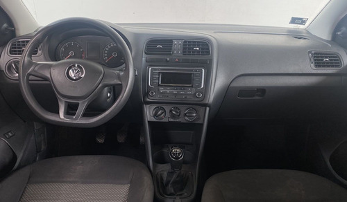 Imagen 9 de 13 de Volkswagen Vento 2017 1.6 Comfortline Mt