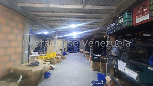 Gisselle Lobo Tiene Edificio Comercial En Venta En Zona Centro De Barquisimeto 2 Niveles Amplios Espacios Portones Puertas De Seguridad Tanque Subterraneo De 8000 Litros Camaras Seguridad 2 5 8 0 2 0