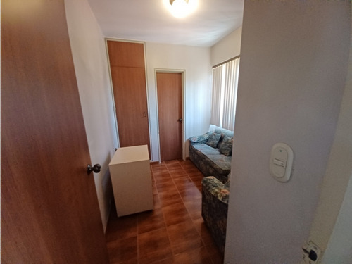 Vendo Apartamento 145m2 4 H/3b/2e La Urbina 5345