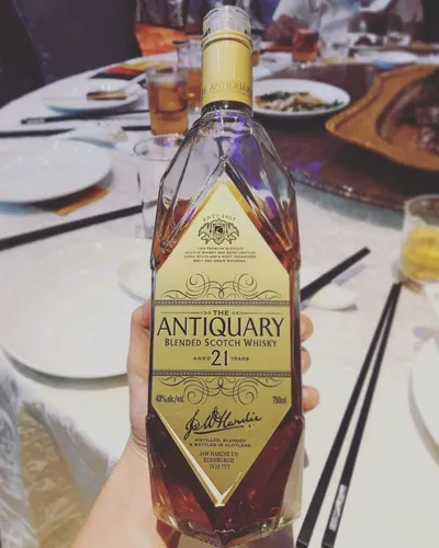 Whisky The Antiquary 21 Años Blended Scotch 700ml En Estuche