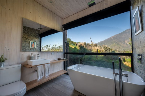Casa De Arquitectos En Venta De 6 Dorm. En Olmué