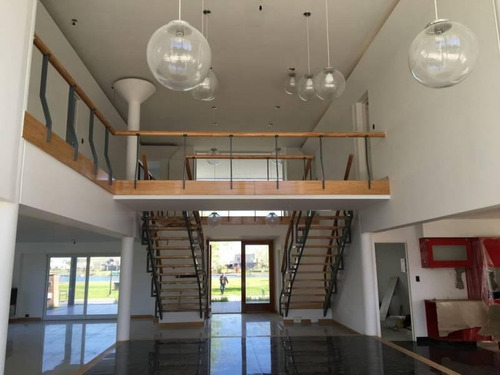 Imagen 5 de 20 de Casa En Venta En San Benito, Villanueva, Tigre