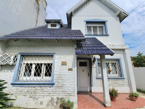 Venta Casa A Refaccionar Sobre Gran Lote Arbolado