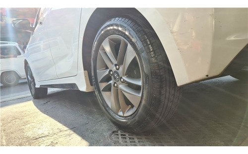 Imagem 13 de 14 de Hyundai Hb20 Comfort 2015 Sem Entrada Ou Com Seu Usado De En