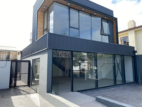 Excelente Local En Arriendo 2 Oriente Entre 12 Y 13 Norte.