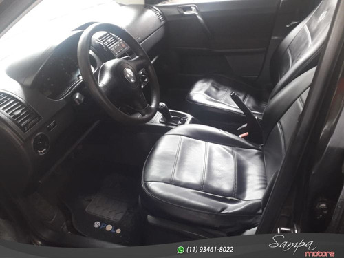 Volkswagen Polo Sedan 1.6 Mi 101cv 8v 4p Gasolina 2005