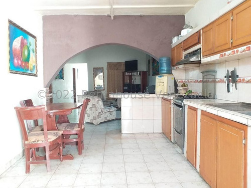 Imagen 12 de 19 de Amplia Casa Lista Para Habitar Con Céntrica Ubicación. 04120656408 Mls 22-8937