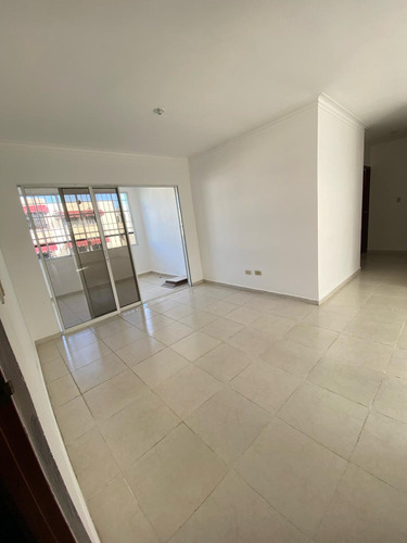 Apartamento De Alquiler En Carmen Renata Lll 