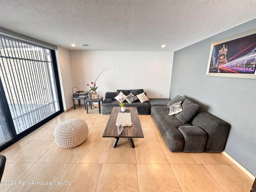 Casa En Venta De 4 Recamaras Y 4 Baños