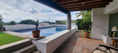 Casa En Venta En Fracc. Colinas De Santa Fe, En Xochitepec, Morelos