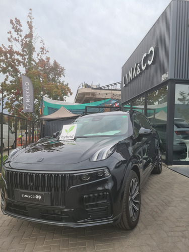 lynk & co 09 2.0T Mhev Awd At8