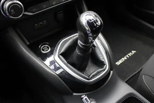 Nissan Sentra 2.0 Advance Mt