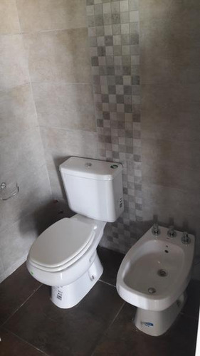 Imagen 20 de 28 de Cochera En Venta- Refinerias