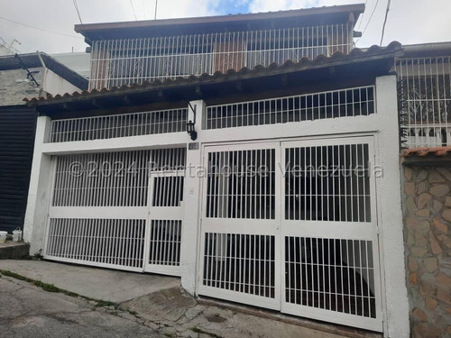 Km Casa En Alquiler En Los Palos Grandes, Distrito Metropolitano