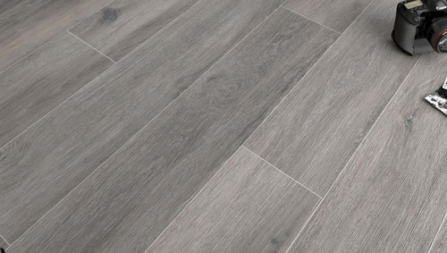 Imagen 1 de 1 de Porcelanato Madera Pamesa Carson Ceniza 25x100 R X Metro Cta