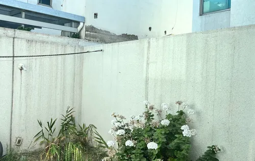 Casa Recien Remodelada, Cuenta Con Todos Los Servicios Basicos Y Cuenta Con Privacidad Al Tener Control De Acceso De Visitantes