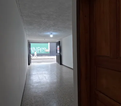 Arriendo Local Comercial Con Bodegaje Y/o Oficinas Prado Veraniego Norte Bogota.