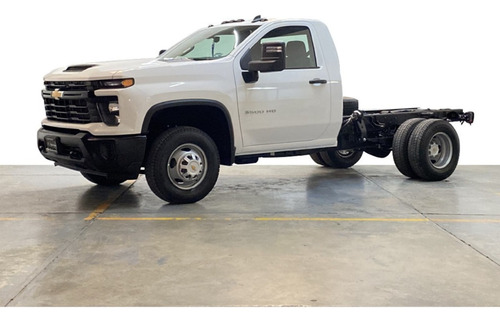 Chevrolet Silverado 6.6 3500 Chasis Cab V8 At