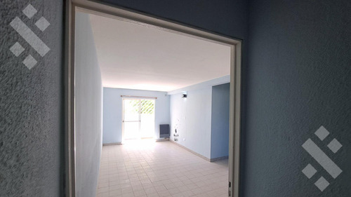 Venta Departamento 4 Amb, Remodelado A Nuevo. Pin, Neuquén