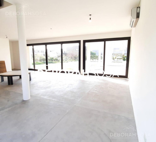 Imagen 6 de 17 de Excelente Casa 5 Amb A Estrenar Con Piscina - San Matias - Financiación