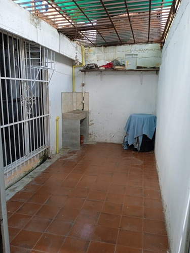 Imagen 5 de 8 de Se Alquila Casa En Las Quintas De Naguanagua Vg