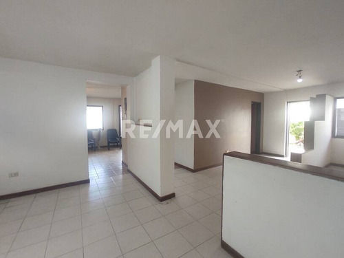 Imagen 8 de 17 de Casa En Clnas De Guataparo Cod:132996 Albert G. 04121444789