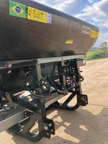 Fertilizadora Sao Jose 1400 Lts 30 Mts.