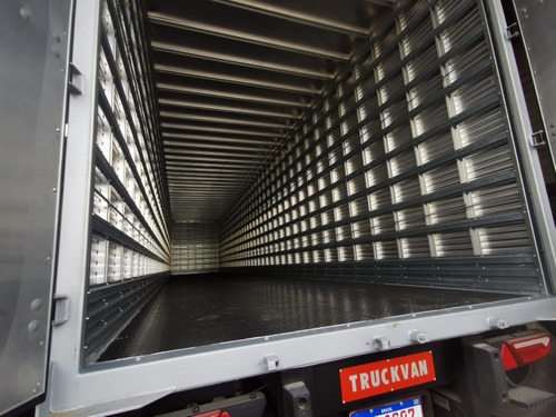 Imagem 9 de 13 de Carreta Baú 30 Pallets
