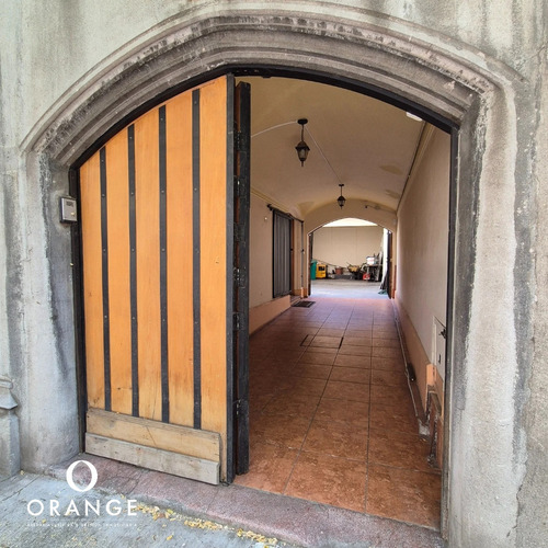 Amplia Casona De 270 M² Para Oficinas En Centro De Santiago