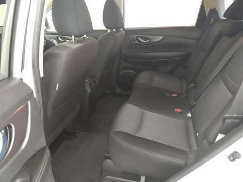 Imagen 14 de 15 de Xtrail Sense 2020 Plata 3 Filas