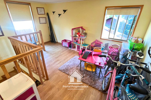 Amplia Casa, 4 Dormitorios, 3 Baños, Peñalolén