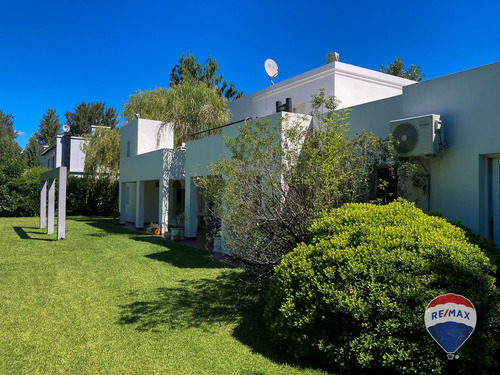 Venta Casa 6 Ambientes Barrio El Lauquen Canning