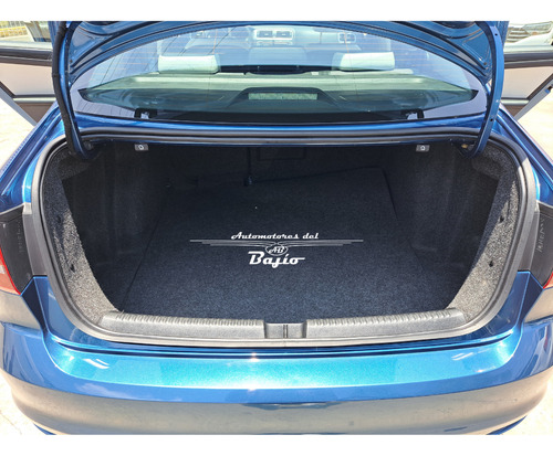 Volkswagen Jetta 2.0 L4 At