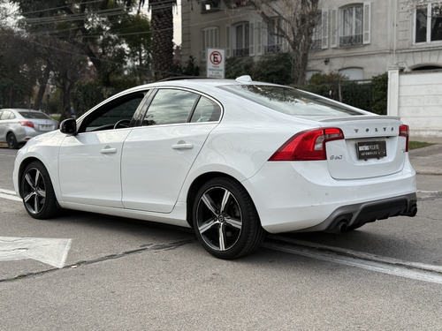 Volvo S60 T5 R-Design Plus Auto