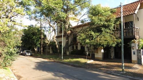Imagen 1 de 12 de Casa En Venta - Lomas De San Isidro - San Isidro