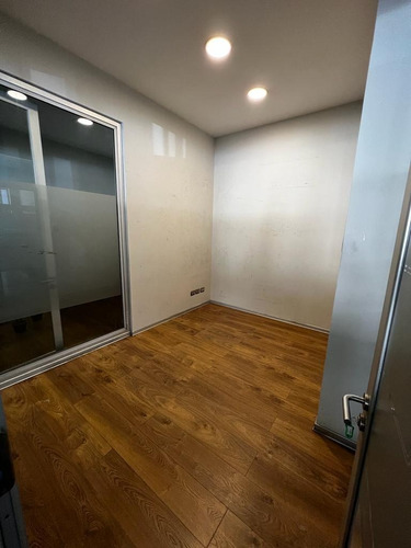 Imagen 5 de 7 de Oficina En Arriendo En Complejo Empresarial Privado
