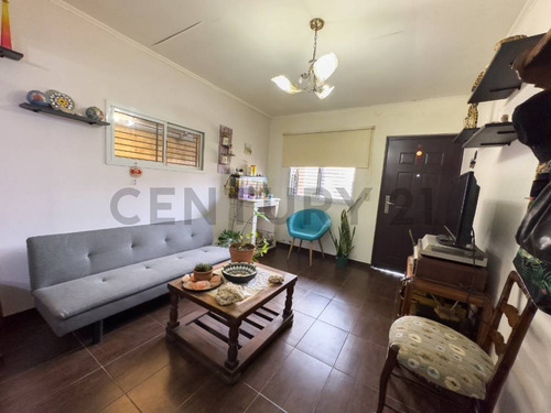 Casa En Venta De 3 Dormitorios Y Cochera. Calle 39 E/ 132 Y 133 - La Plata Vivienda Ubicada A ...