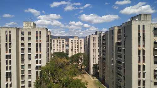 Imagen 1 de 14 de Apartamento En Venta Charallave Los Samanes Mo A10