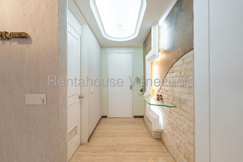 Valentina Salazar Mls #v25-21740 Tu Nuevo Hogar Te Espera En La Florida