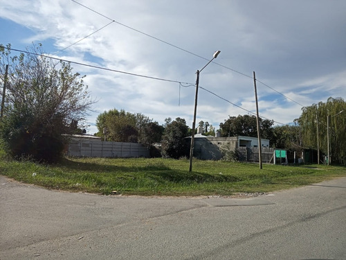 Imagen 3 de 9 de Nivoli Y Rio Gallegos - Excelentes Terrenos En Esquina